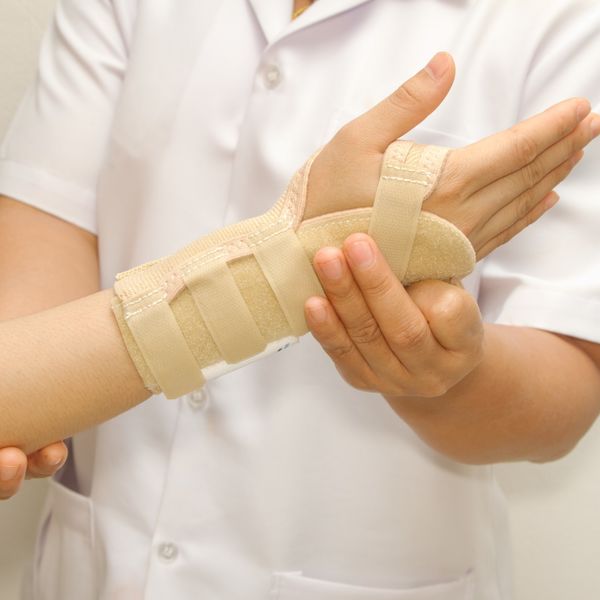 平戸の平戸崎方整骨院は骨折の治療もいたします