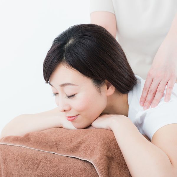 平戸の平戸崎方整骨院は肩こりを改善させる施術をいたします